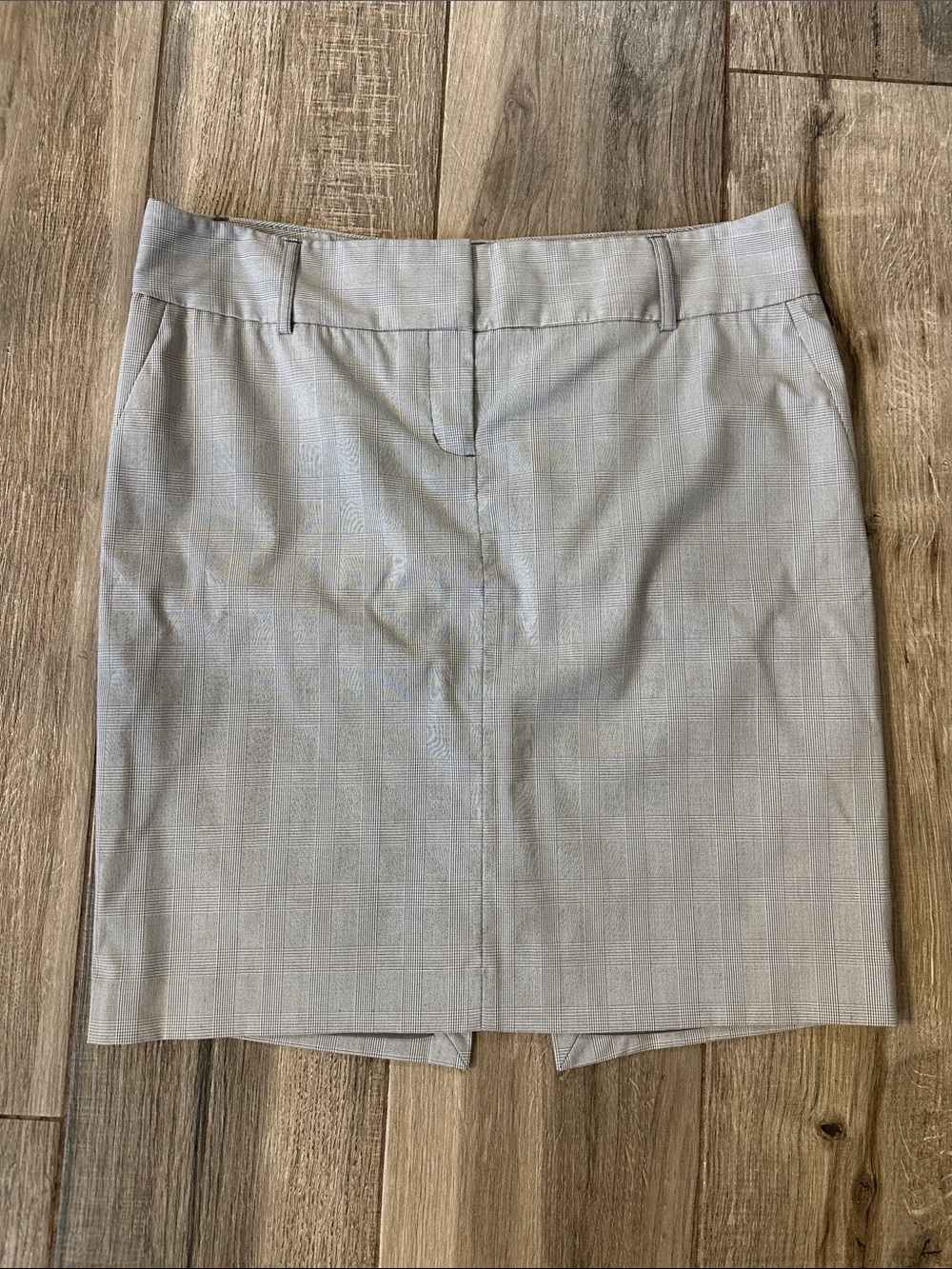 Express Light Gray Pencil Skirt with Subtle Pattern